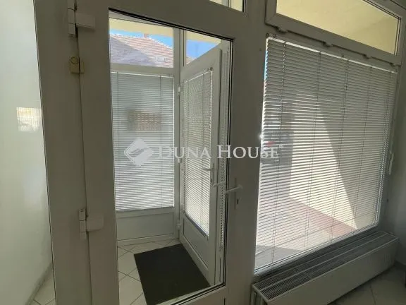 Kiadó kereskedelmi és ipari ingatlan Zalaegerszeg, Mártírok útja 57 nm