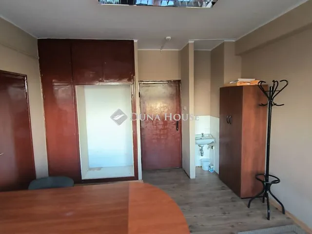 Kiadó kereskedelmi és ipari ingatlan Zalaegerszeg, Békeligeti utca 20 nm