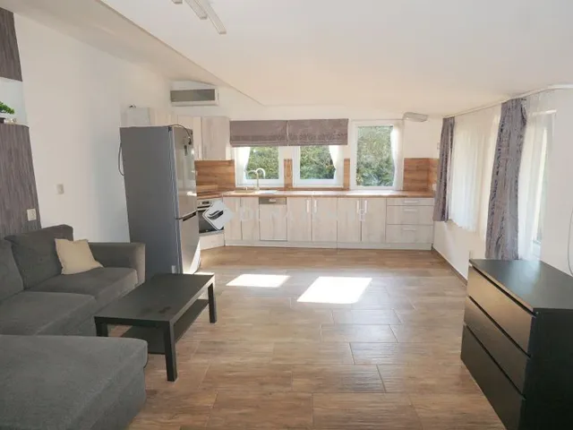 Kiadó ház Zalaegerszeg, Toldi Miklós utca 130 nm