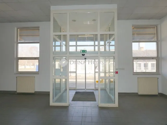 Kiadó kereskedelmi és ipari ingatlan Zalaegerszeg 640 nm