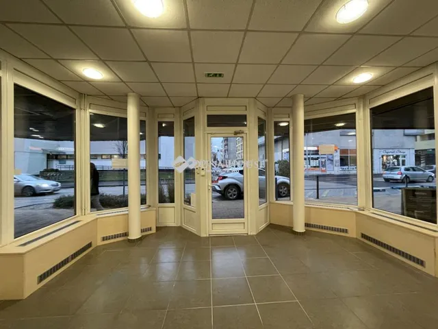 Kiadó kereskedelmi és ipari ingatlan Zalaegerszeg 86 nm