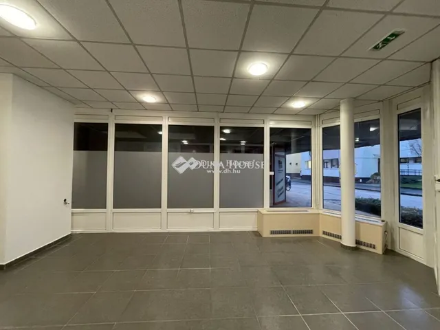 Kiadó kereskedelmi és ipari ingatlan Zalaegerszeg 86 nm