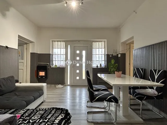 Eladó ház Kám 97 nm