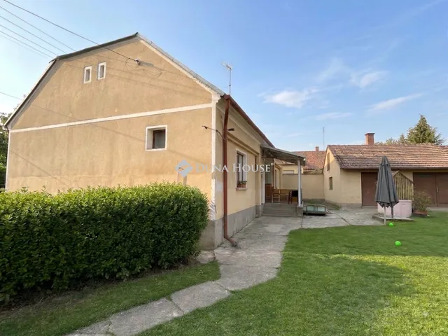 Eladó ház Kám 97 nm