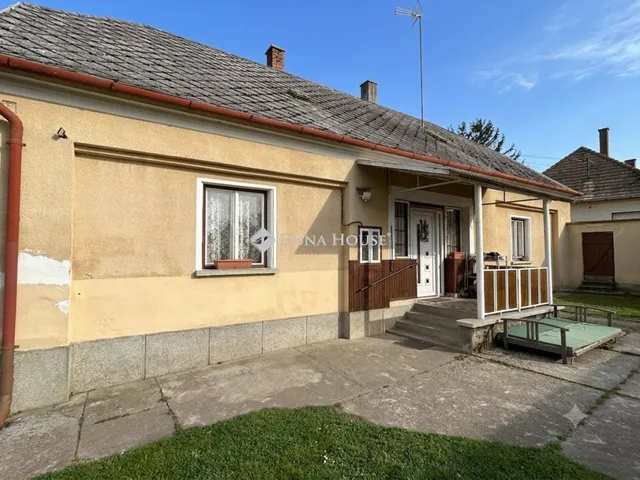 Eladó ház Kám 97 nm