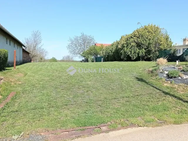 Eladó telek Csonkahegyhát 4273 nm