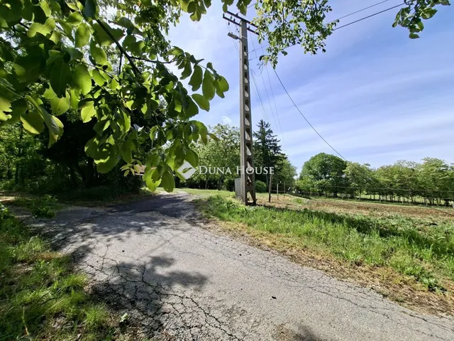 Eladó telek Pusztaszentlászló 1058 nm