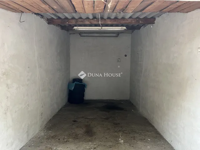 Eladó garázs Zalaegerszeg 15 nm