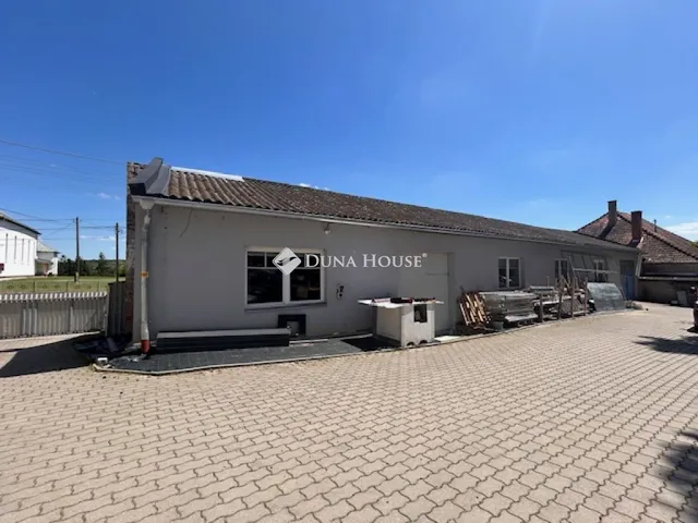 Eladó kereskedelmi és ipari ingatlan Pölöske, Nincs utca 480 nm
