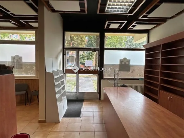 Eladó kereskedelmi és ipari ingatlan Zalaegerszeg 164 nm
