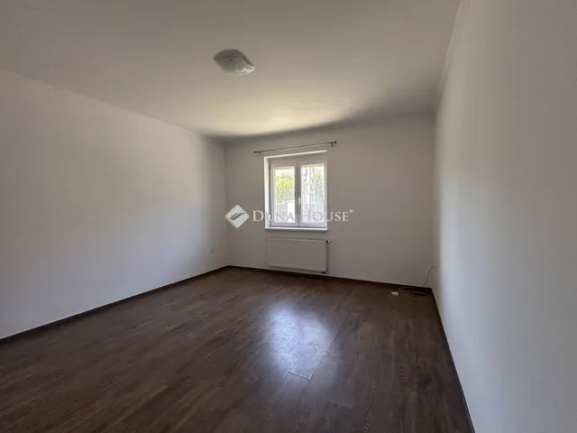 Kiadó ház Zalaegerszeg, Bem József utca 70 nm