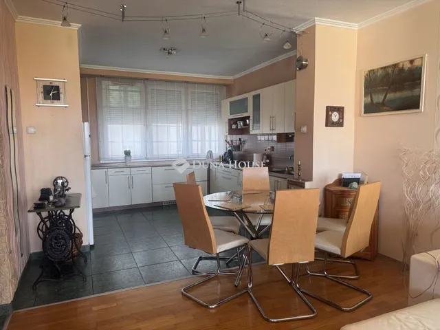 Eladó lakás Zalaegerszeg, Berzsenyi Dániel utca 114 nm