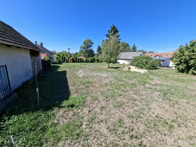 Eladó telek Batyk 1097 nm
