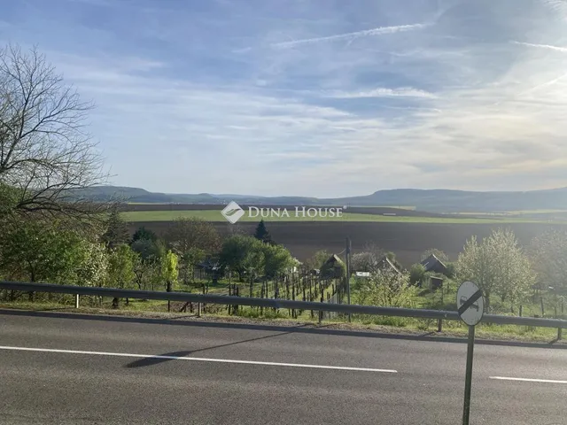 Eladó telek Héreg 795 nm