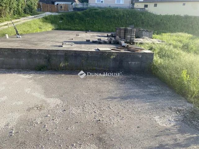 Eladó telek Mogyorósbánya, Fő utca 896 nm