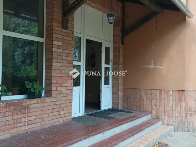 Eladó kereskedelmi és ipari ingatlan Csolnok 700 nm