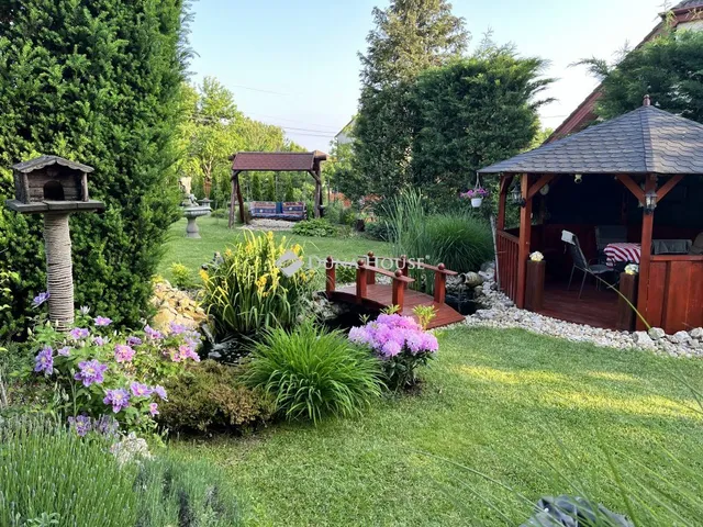 Eladó ház Székesfehérvár, Huszti utca 474 nm