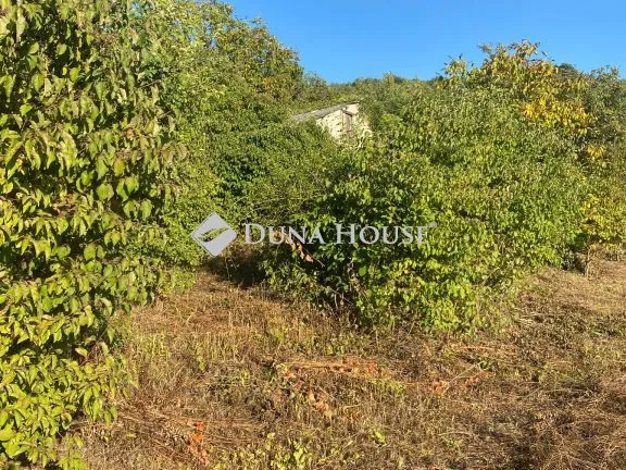 Eladó telek Esztergom 2625 nm