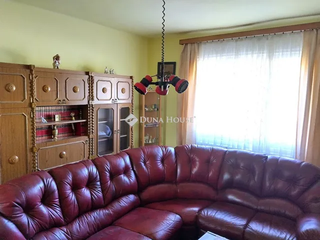 Eladó ház Kesztölc 77 nm