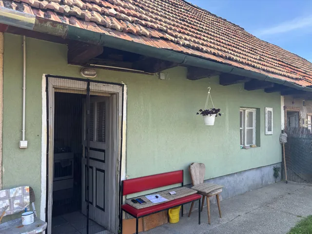 Eladó ház Piliscsév 27 nm