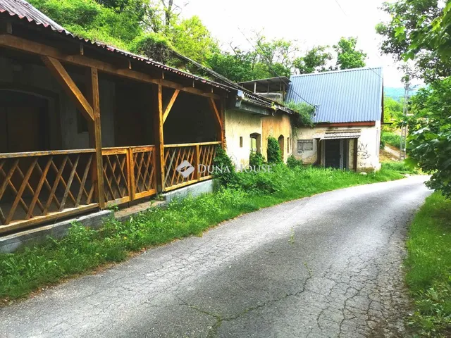 Eladó telek Kesztölc 307 nm