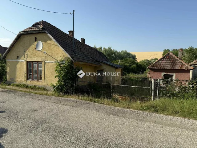 Eladó ház Epöl 60 nm