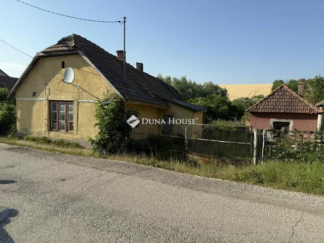 Eladó ház Epöl 60 nm