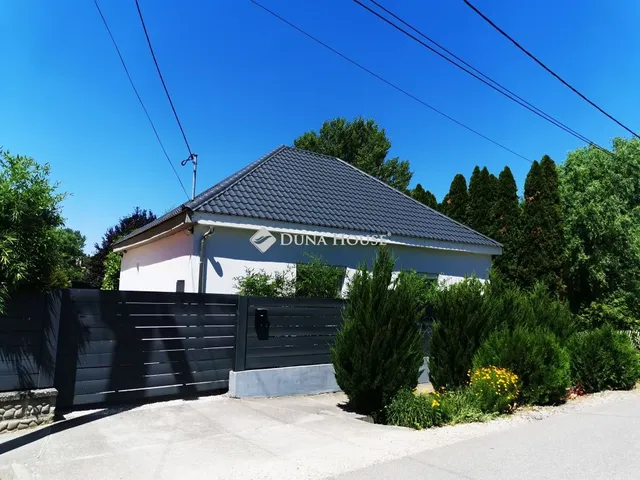 Eladó ház Úny 90 nm