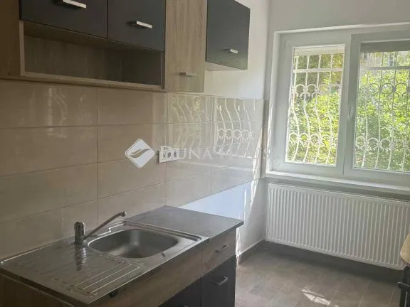 Kiadó lakás Esztergom, Erzsébet királyné utca 38 nm