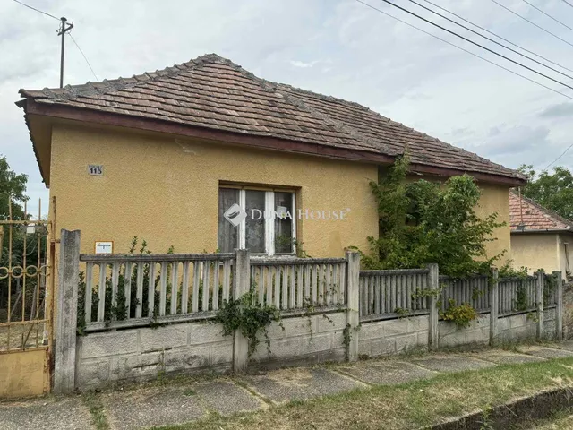Eladó ház Kesztölc 68 nm