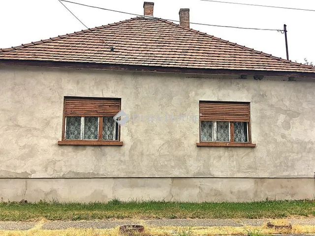 Eladó ház Tát 100 nm