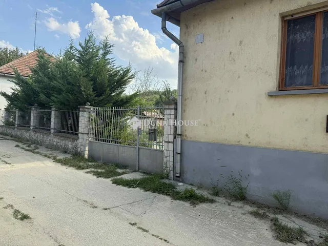 Eladó ház Sárisáp, Fő út 70 nm