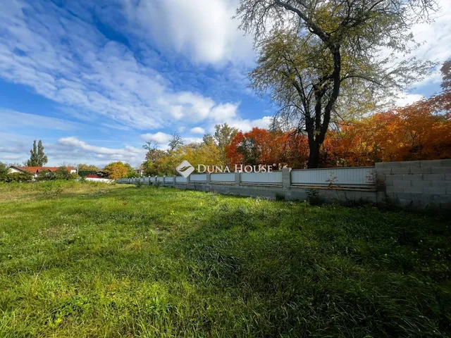 Eladó telek Esztergom, Schalkház Ferenc utca 3500 nm