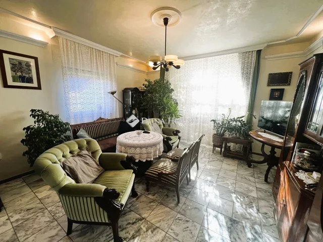 Eladó ház Solymár, Szabadság utca 220 nm