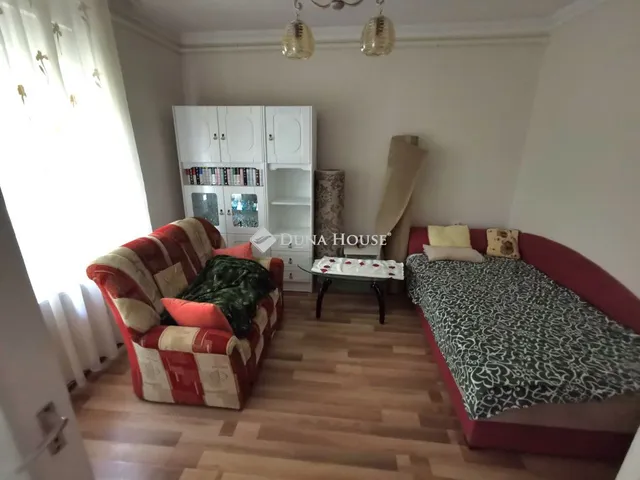 Eladó ház Esztergom, Pozsonyi utca 69 nm