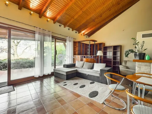 Eladó ház Pilisjászfalu 300 nm