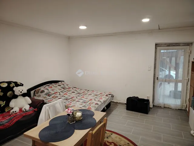 Eladó ház Kisbér, Vásártér utca 75 nm