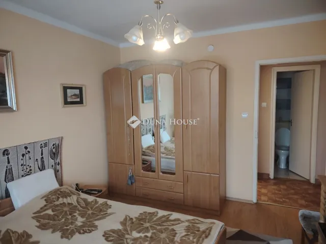 Eladó ház Oroszlány, Zichy Mihály utca 100 nm