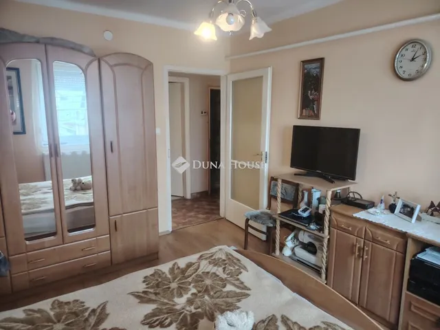 Eladó ház Oroszlány, Zichy Mihály utca 100 nm