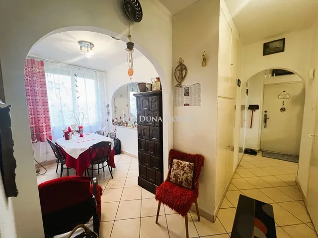 Eladó lakás Dorog, Zsigmondy Vilmos lakótelep 83 nm