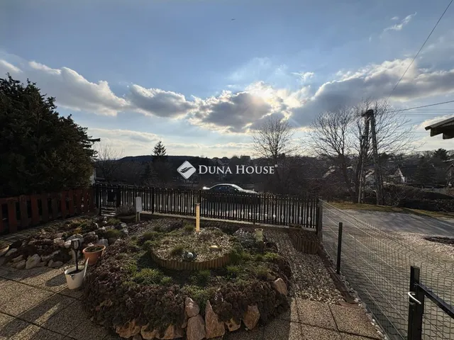 Eladó ház Csolnok, Hársfa utca 166 nm