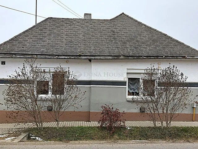 Eladó ház Dág 68 nm