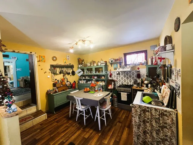 Eladó ház Kesztölc, Széchenyi István utca 100 nm