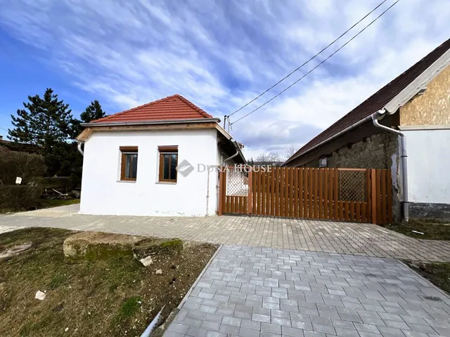 Eladó ház Piliscsév 80 nm