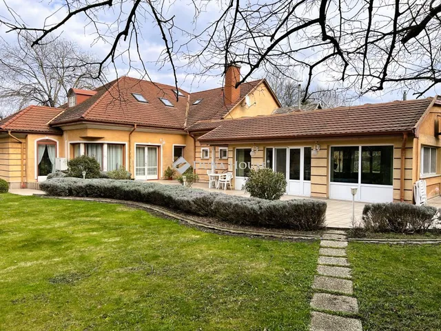 Eladó ház Dorog 307 nm