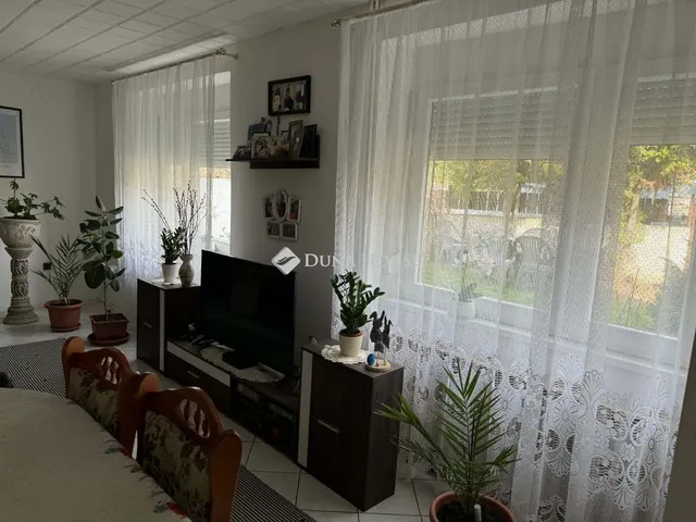 Eladó ház Esztergom, Kenderesi utca 134 nm