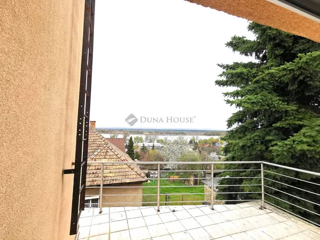 Eladó ház Lábatlan, Balassi utca 177 nm