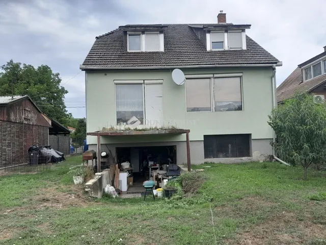 Eladó ház Sárisáp, Molnár rét utca 160 nm