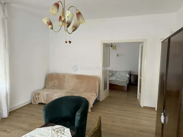 Eladó ház Tokod, Béke utca 220 nm