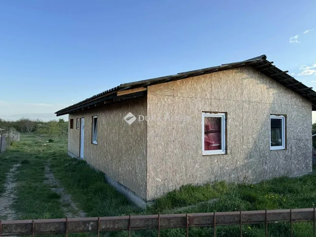 Eladó mezőgazdasági ingatlan Komárom 80 nm